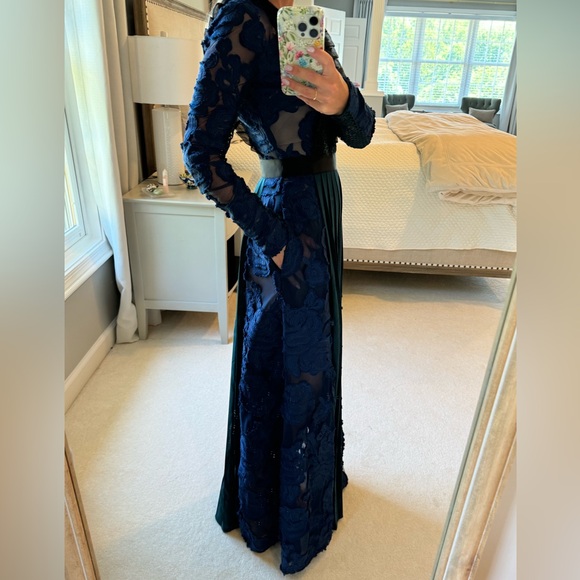 Self-Portrait Thea Maxi Gown - Picture 3 of 9